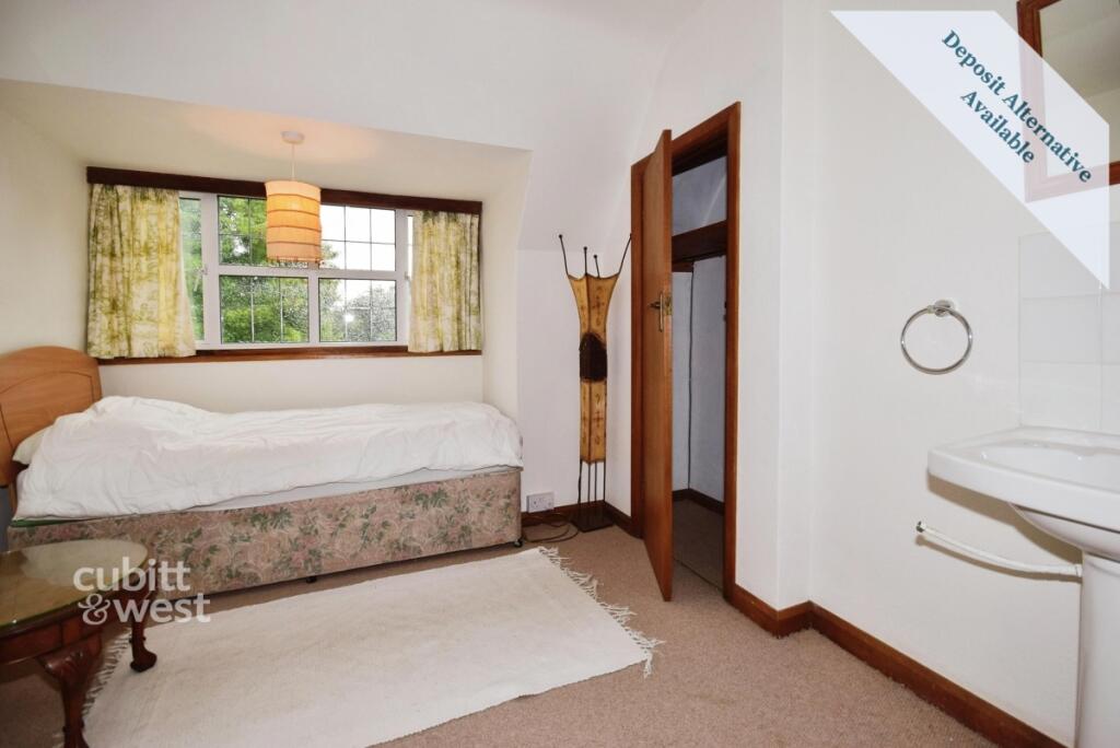 Room 2 4 Sea Clos...