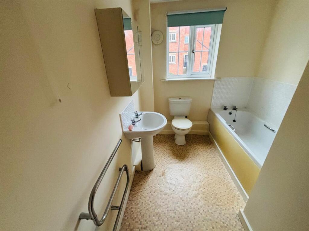 Bathroom / WC: