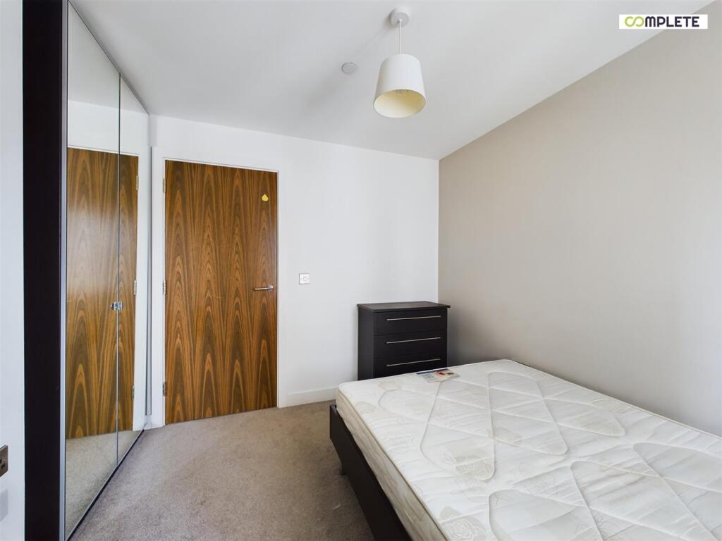 CAM01231G0-PR0052-STILL023