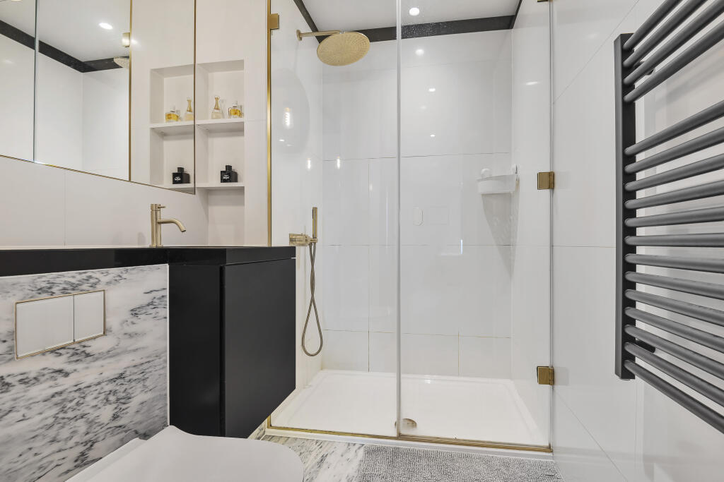 En Suite.jpg