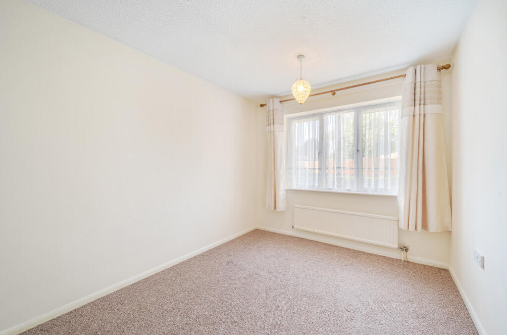 1336364-1-6899bee...