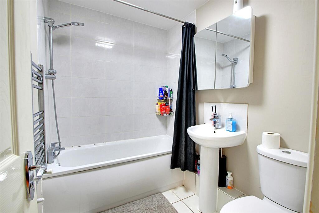 Bathroom.jpg