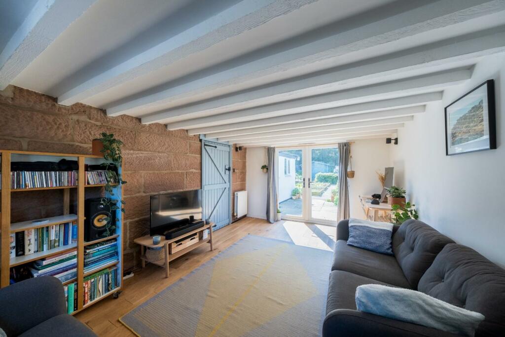 1 Beaconsfield Cottages-016.JPG