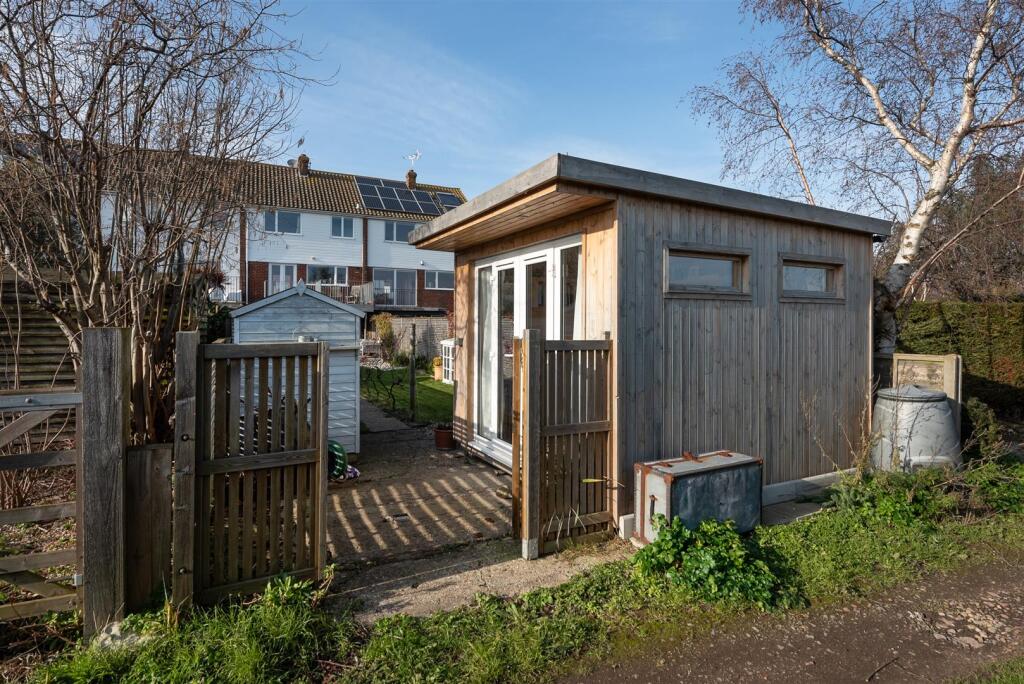 Island Wall, Whitstable