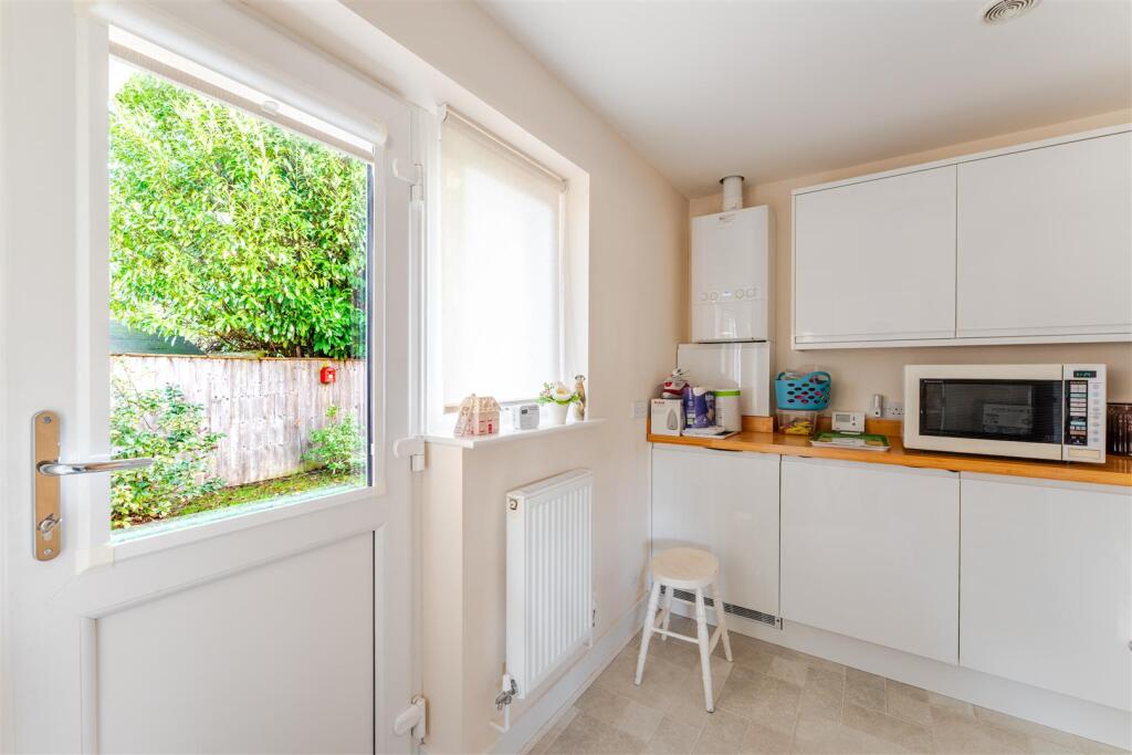 1A Elm Close Yatton BS49 4EL 49.jpg