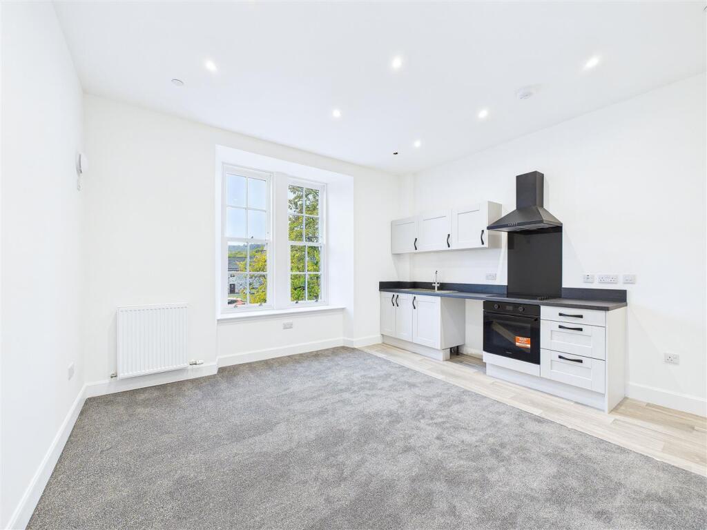 Sitting Room / Kitchen / Dining Area