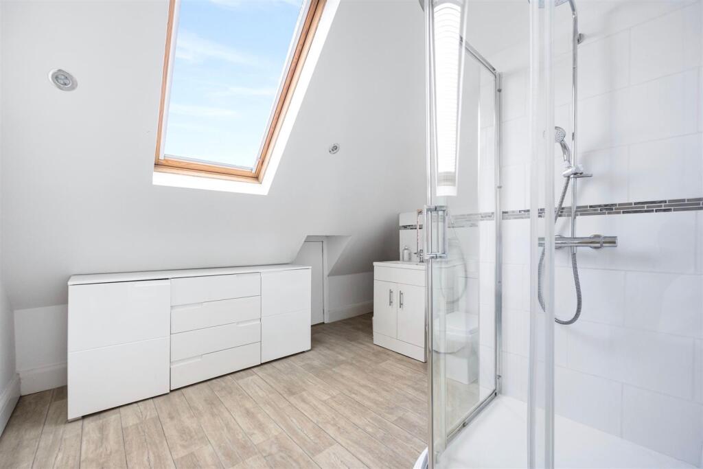 Norman Road 11 BATHROOM ATTIC.jpeg