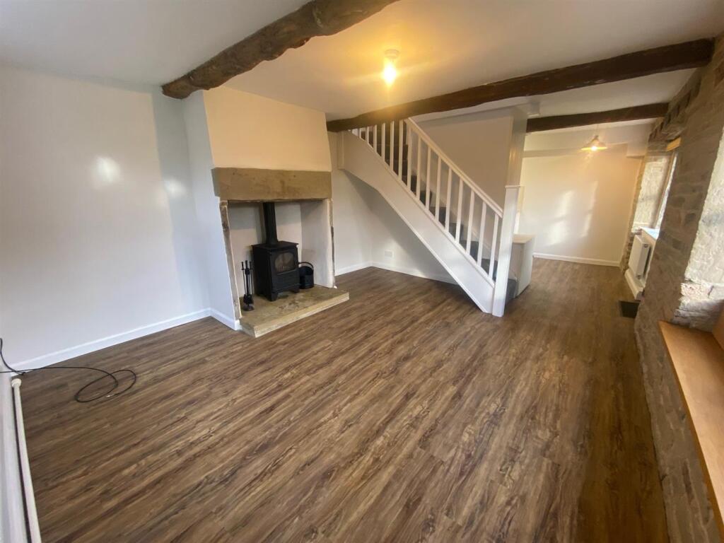 LOUNGE 1.jpg
