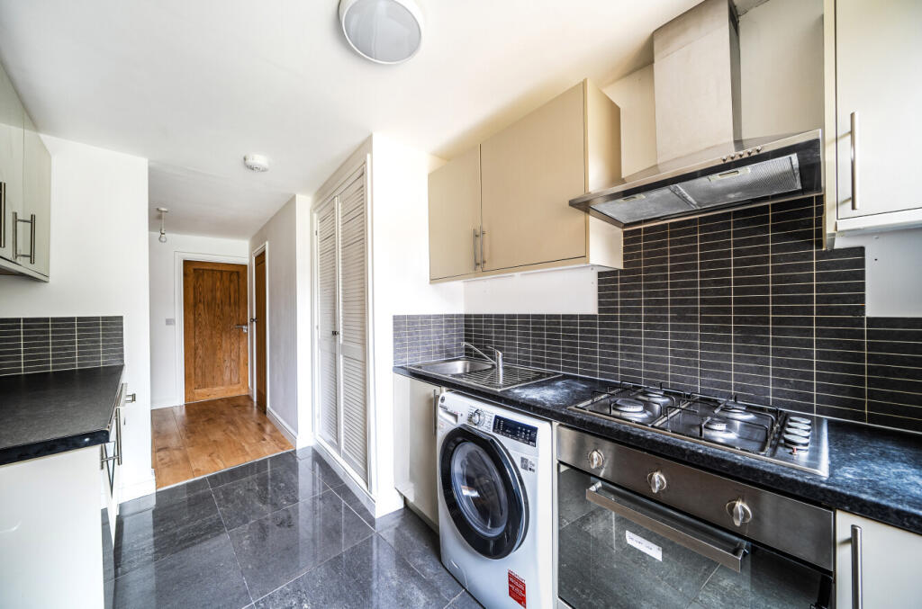 1353741-9-68cc2c6...