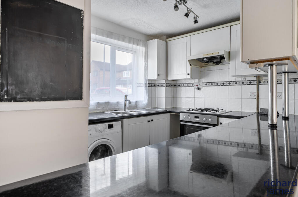 cf6bf3cdc22544d2bc55eaed5615a4d2