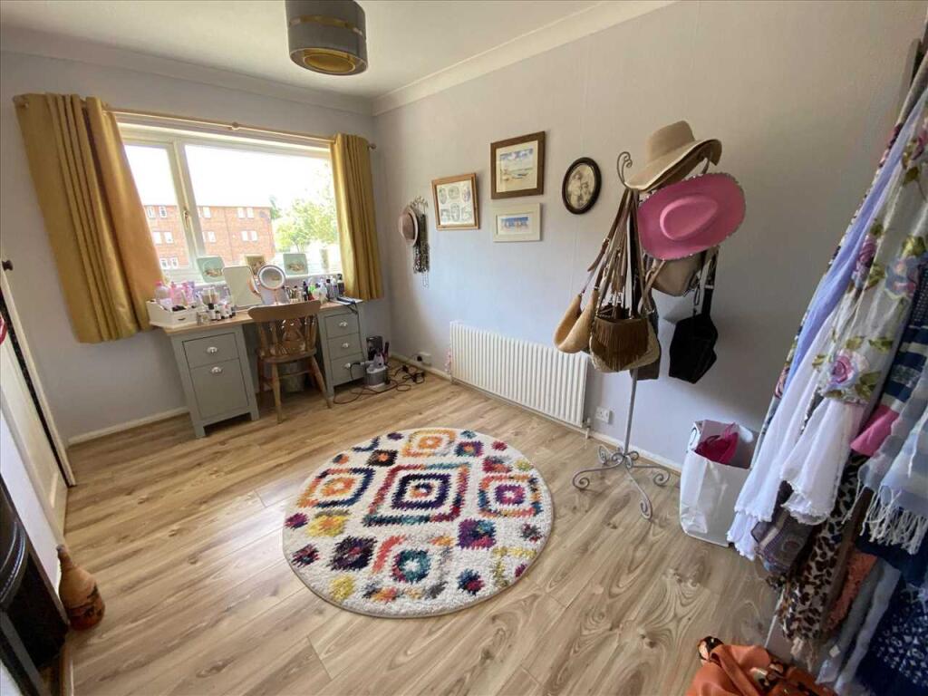 Bedroom 3: