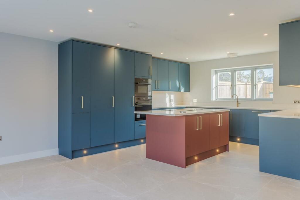 Kitchen/dining/family room