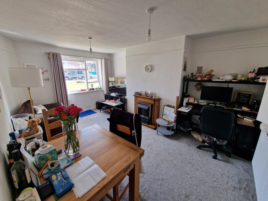 Sitting/Dining Room