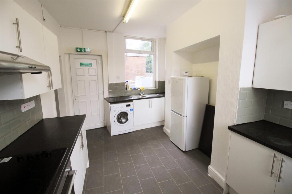 Kitchen..jpg