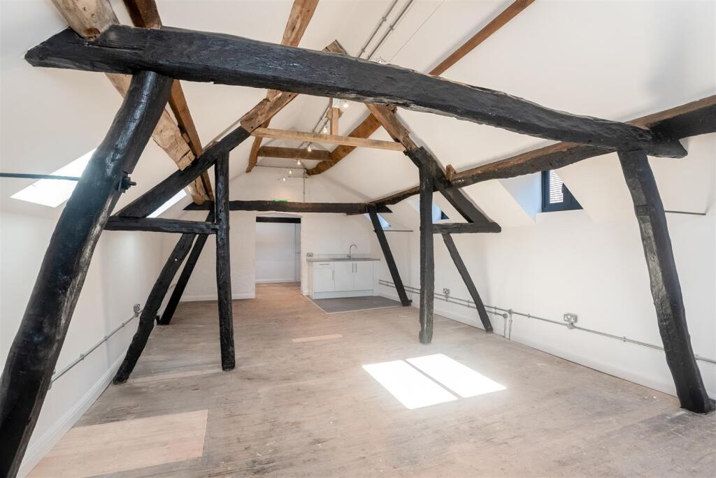 1A Henley Street-8.jpg