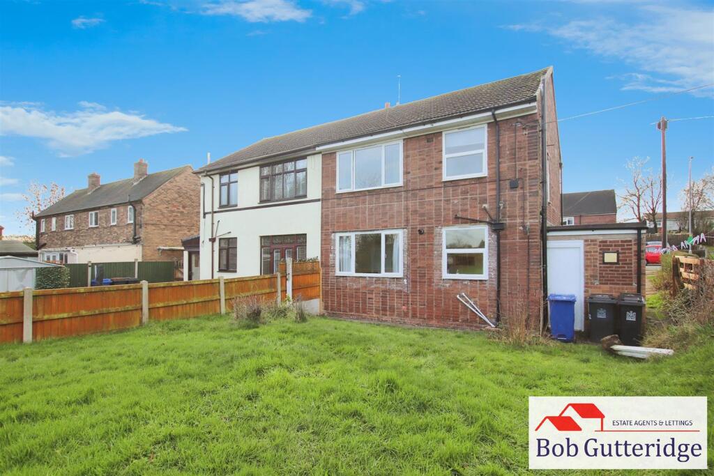 ENCLOSED REAR GARDEN