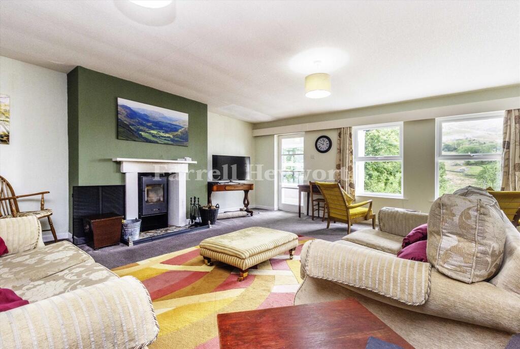 Lounge T202509241538.jpg