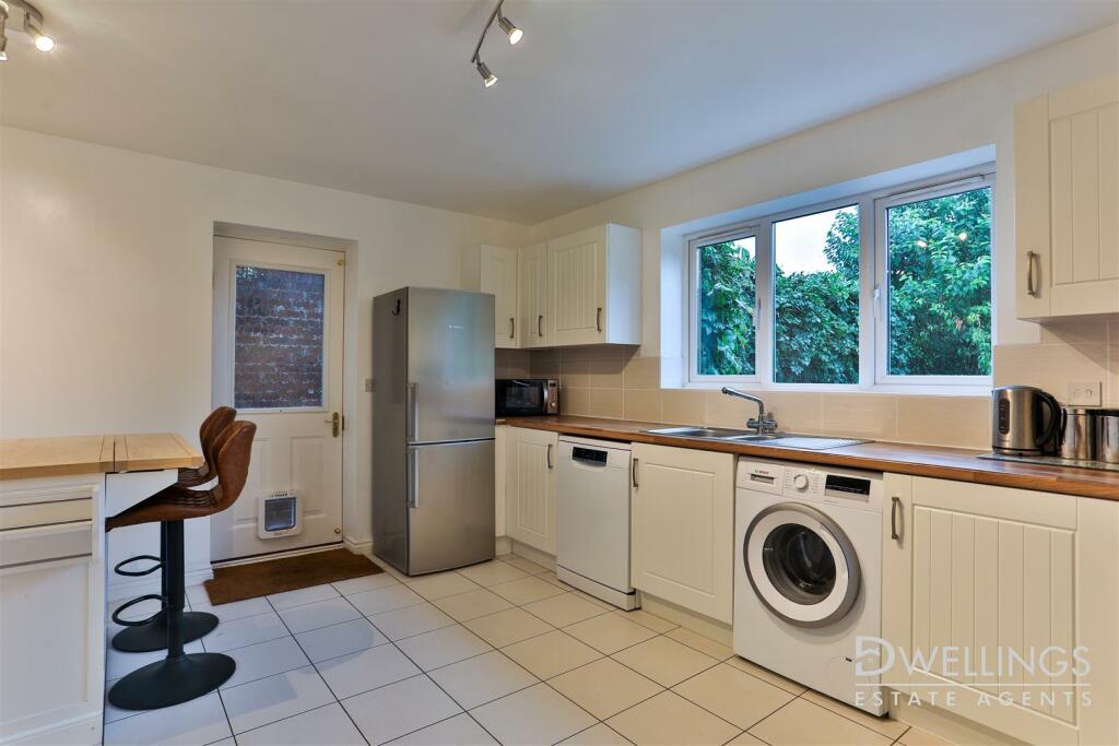DWELEST- 28 Orwell Road, DE65 5LR - 008.jpg