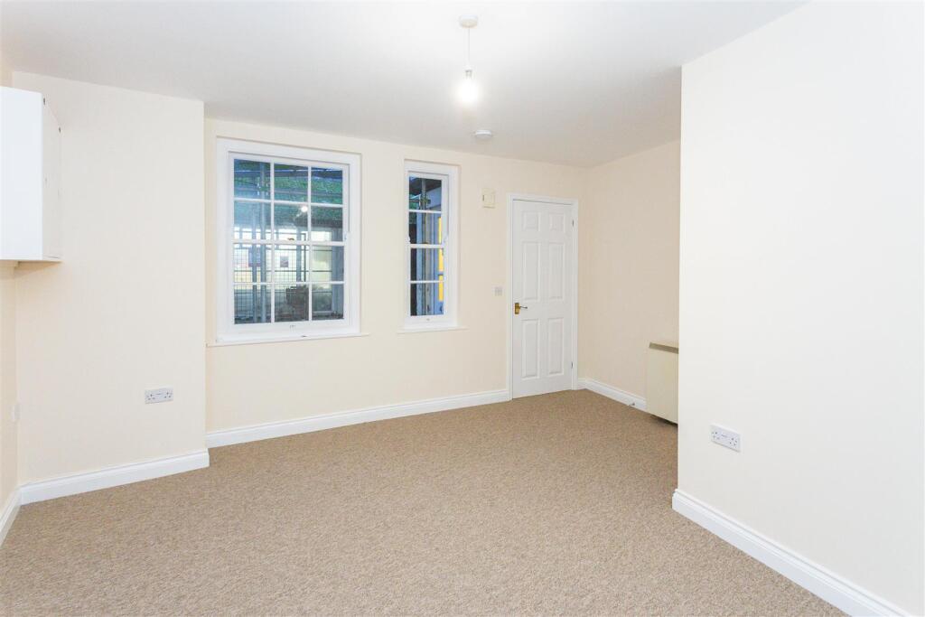 Living Bedroom2.jpg