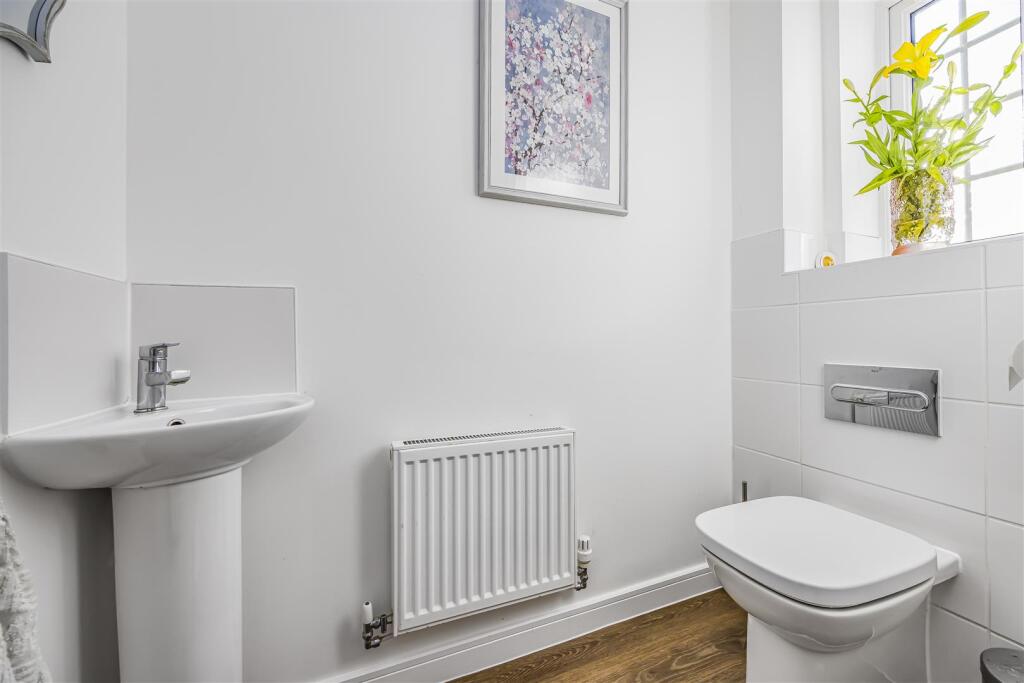 37 Admiralty Crescent, Havant-PorticoMarketing-Nex