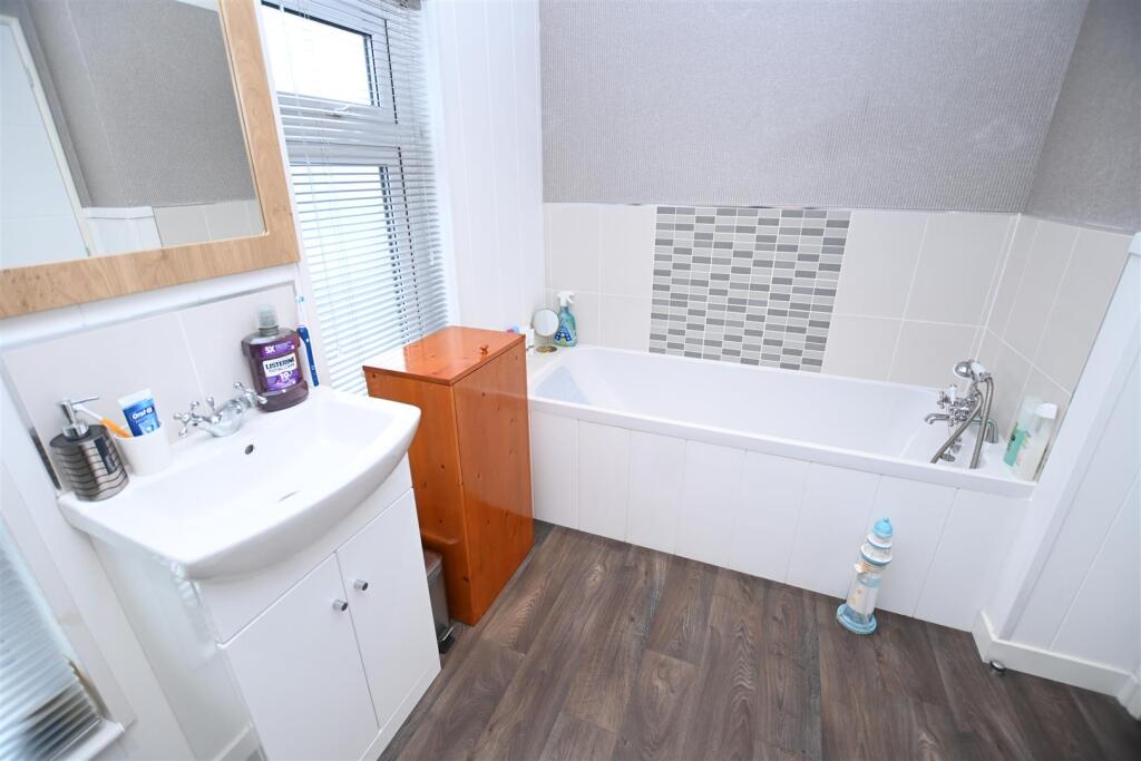 En-Suite Bathroom