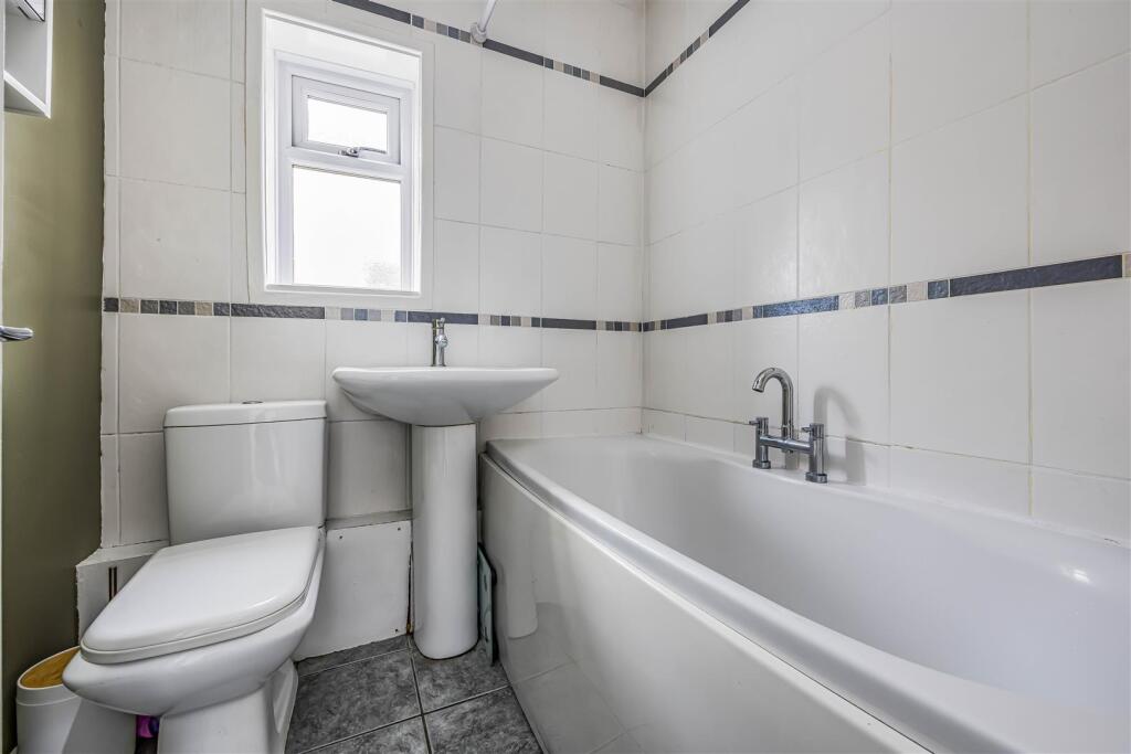 62 Pitcroft Road, Portsmouth-Small-PorticoMarketin