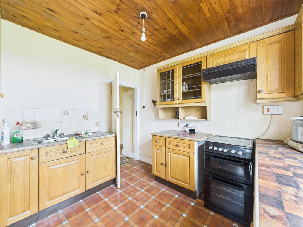 3-bedroom detached bungalow  (37).jpg