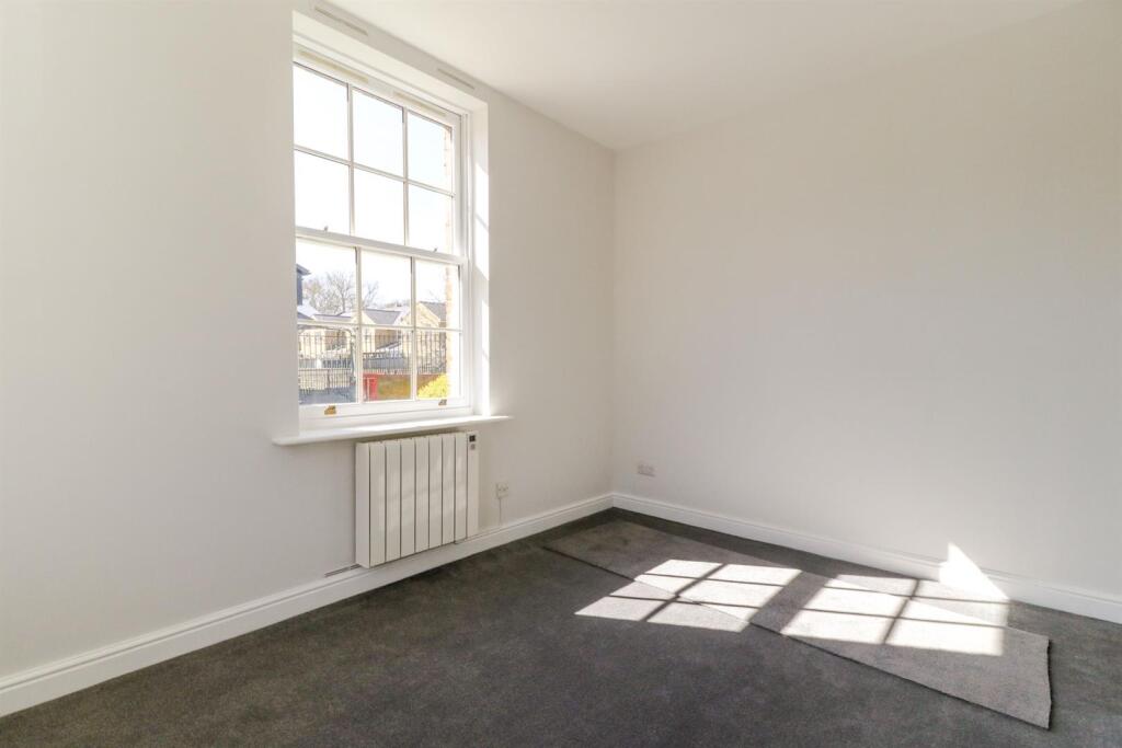 Flat 1 James Lee Square-15.jpg