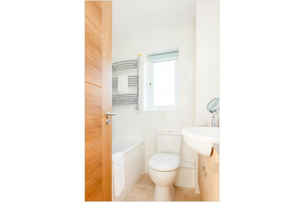 12 Catalina Drive-ph1_web 300.jpg