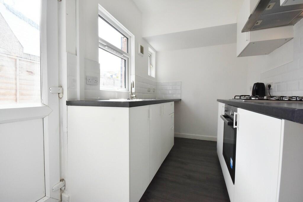 Kitchen 2-min
