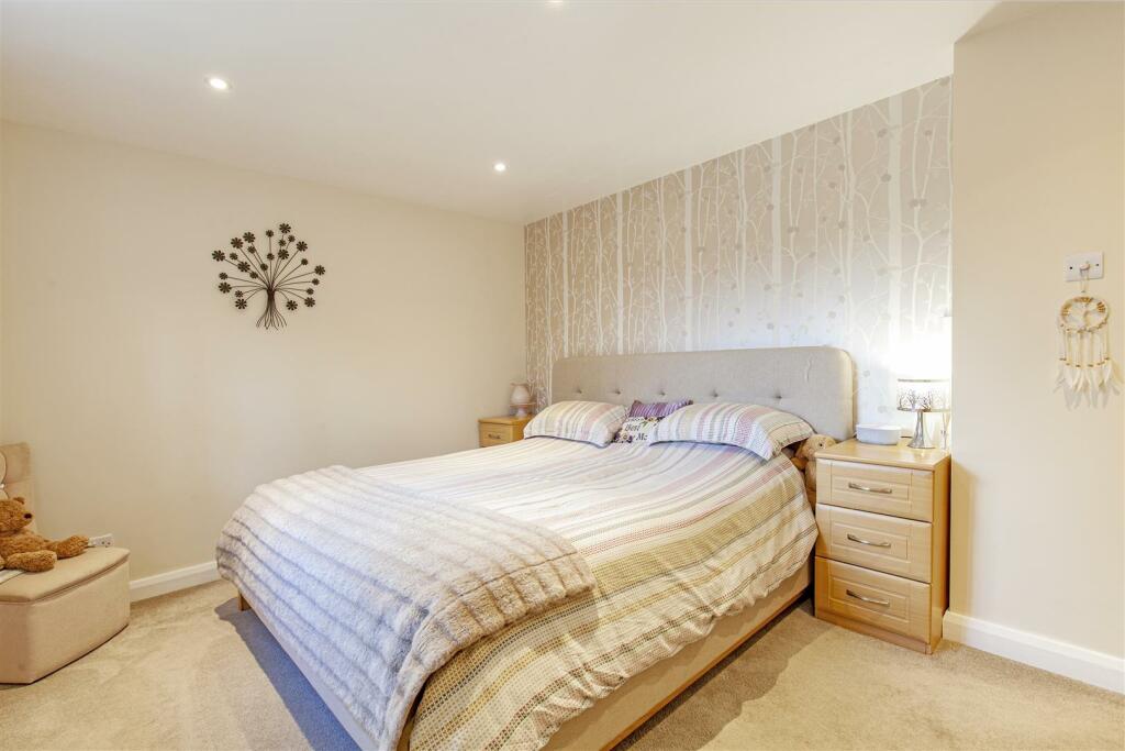Bedroom 1-3.jpg
