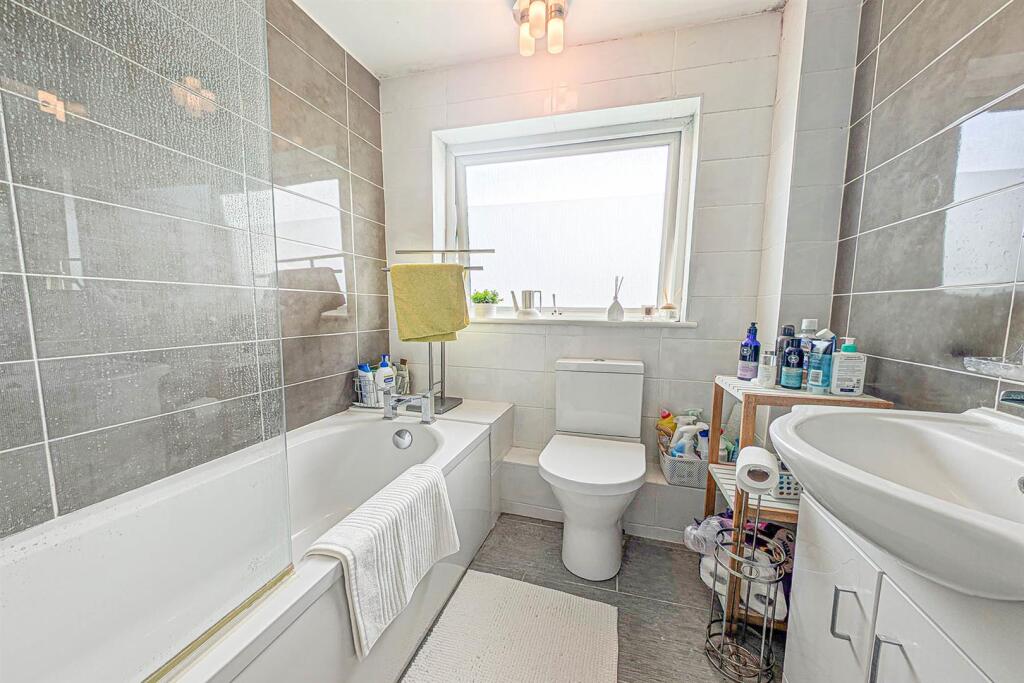 Bath 4.jpg