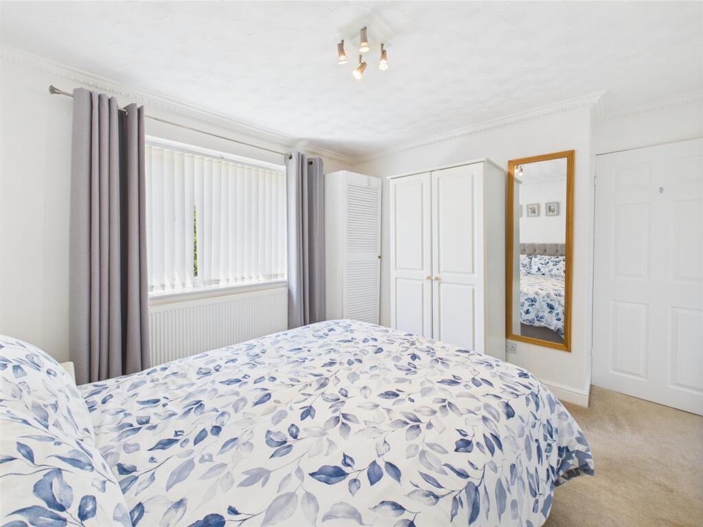 Bedroom: