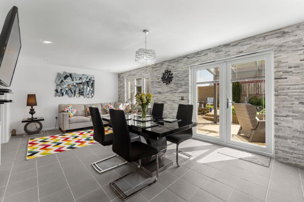 Family / Dining / Kitchen