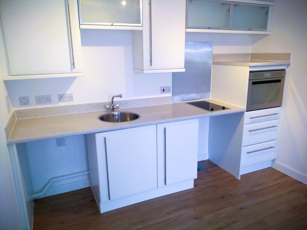 Kitchen 1.JPG