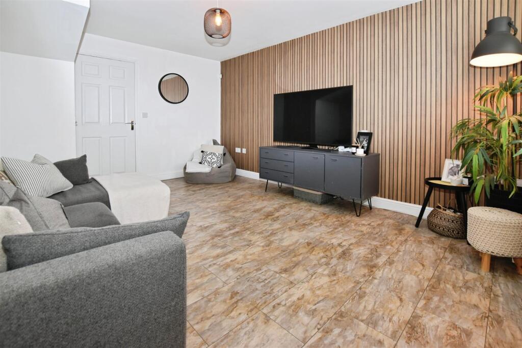 348dd3fb-lounge 20b.JPG