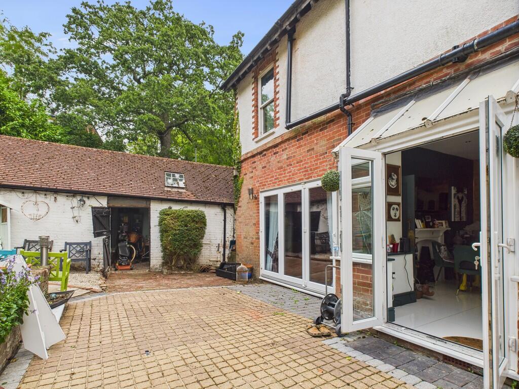 CAM05068G0-PR0032...