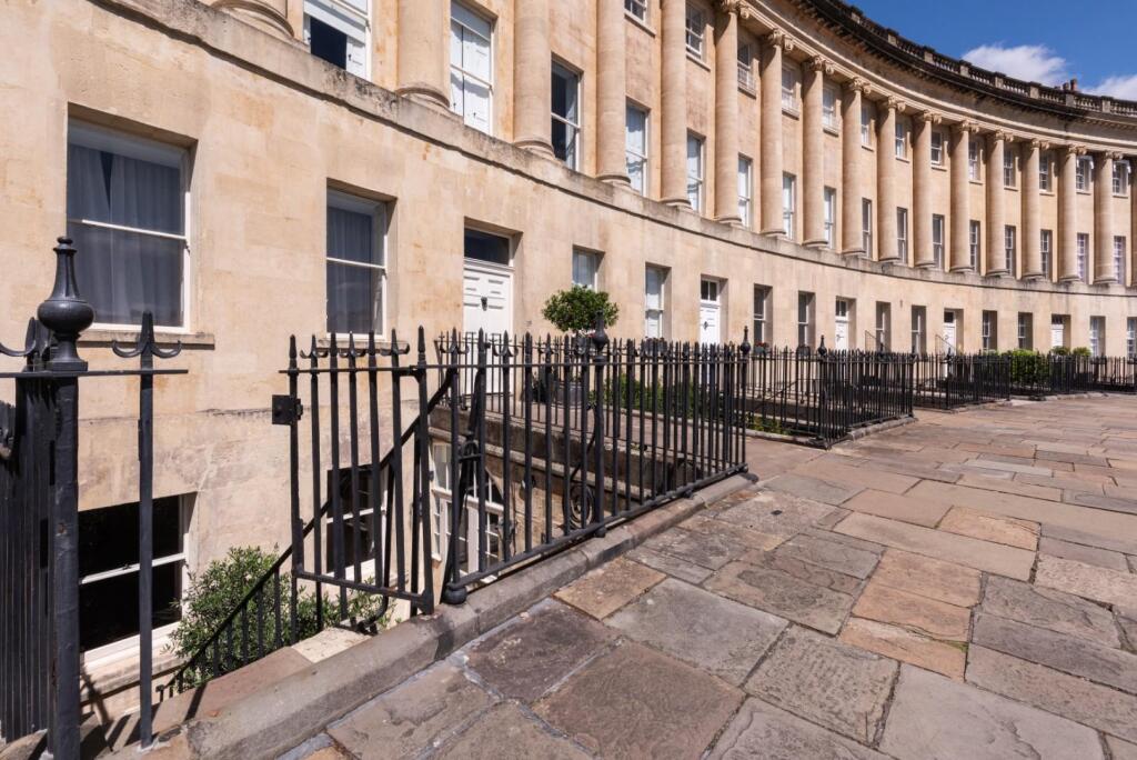 29A Royal Crescent, Bath BA1 2LT-6.jpg
