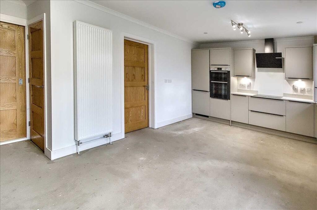 40 Hampshire Drive, Llanion Park