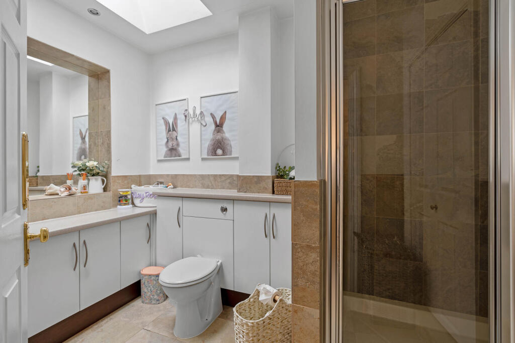 En Suite 2