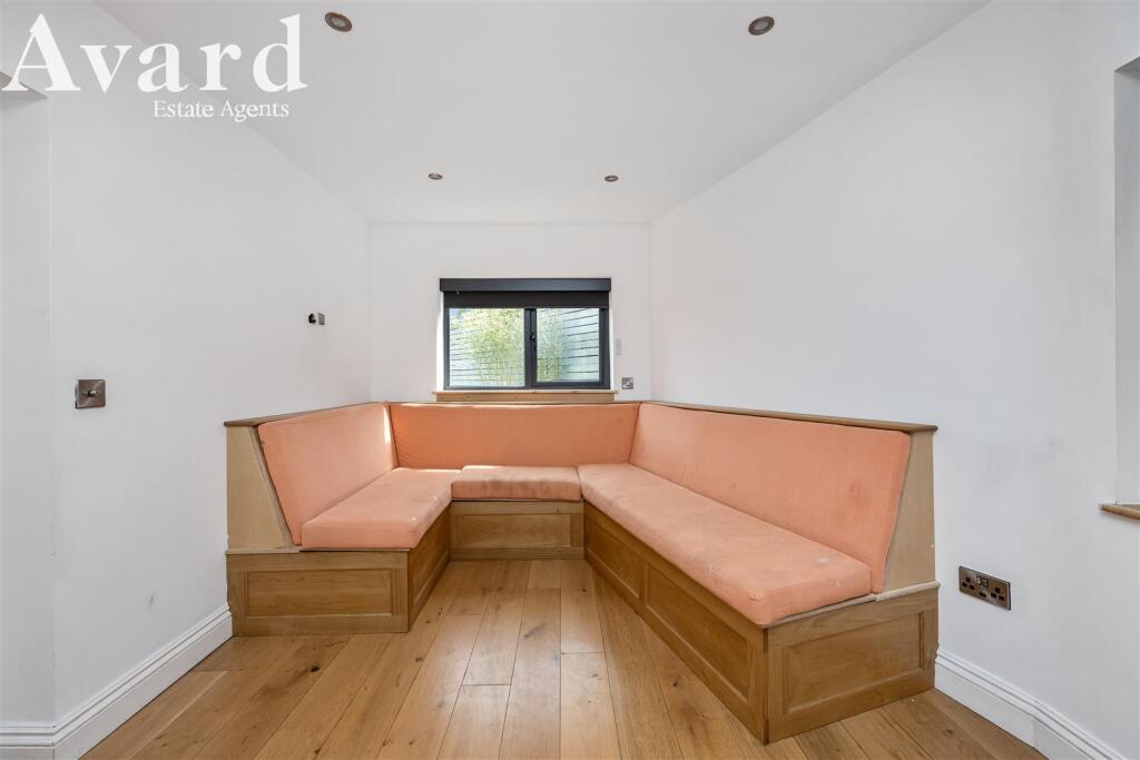 Warnham Rise_9-011.jpg