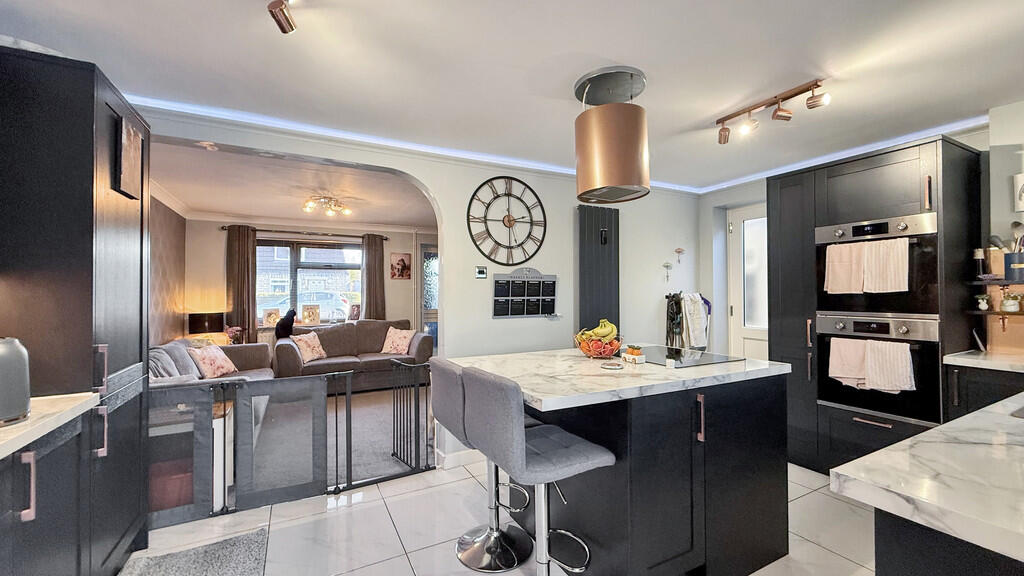 Kitchen/breakfast...