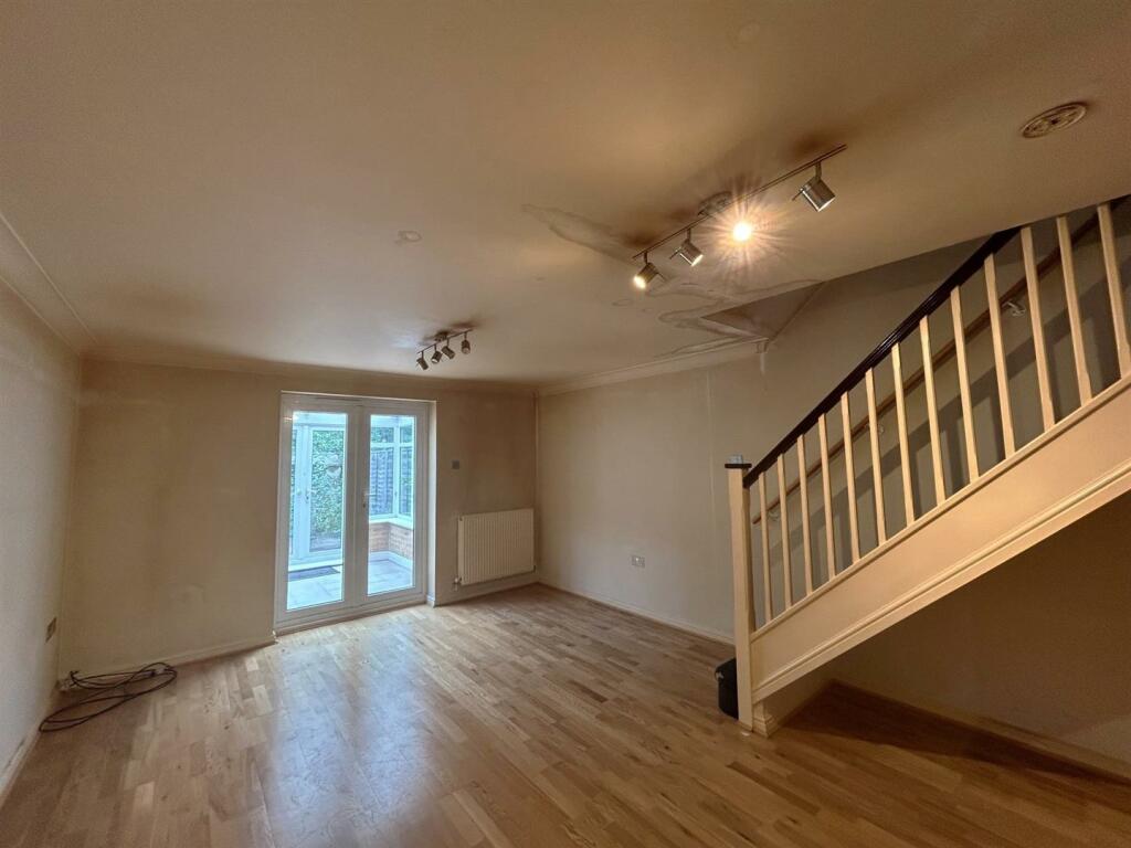 Evensyde - Lounge 2.jpg
