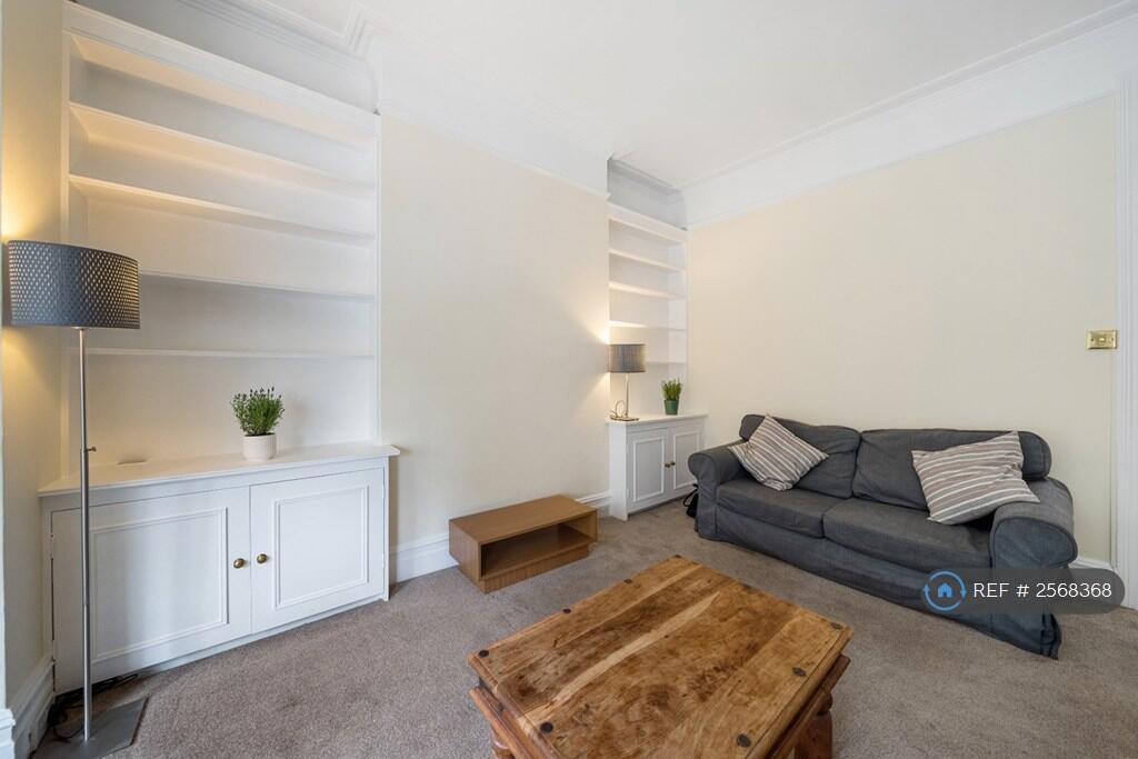 Large Airy Sitting Room 4