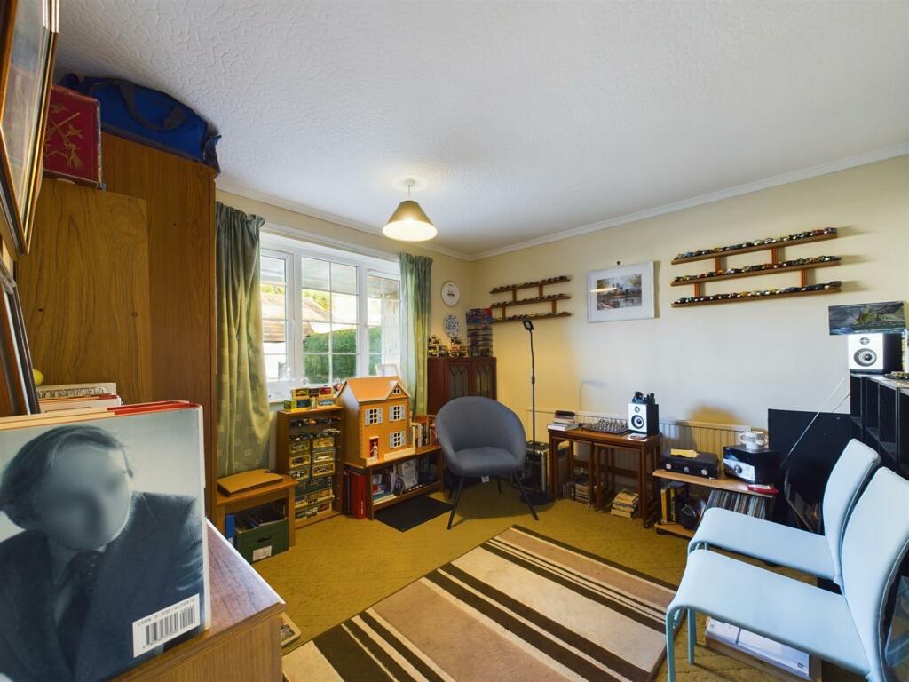 Bedroom 4/ Sitting room