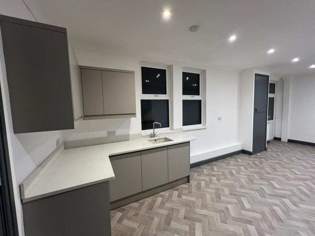 Kitchen/Reception