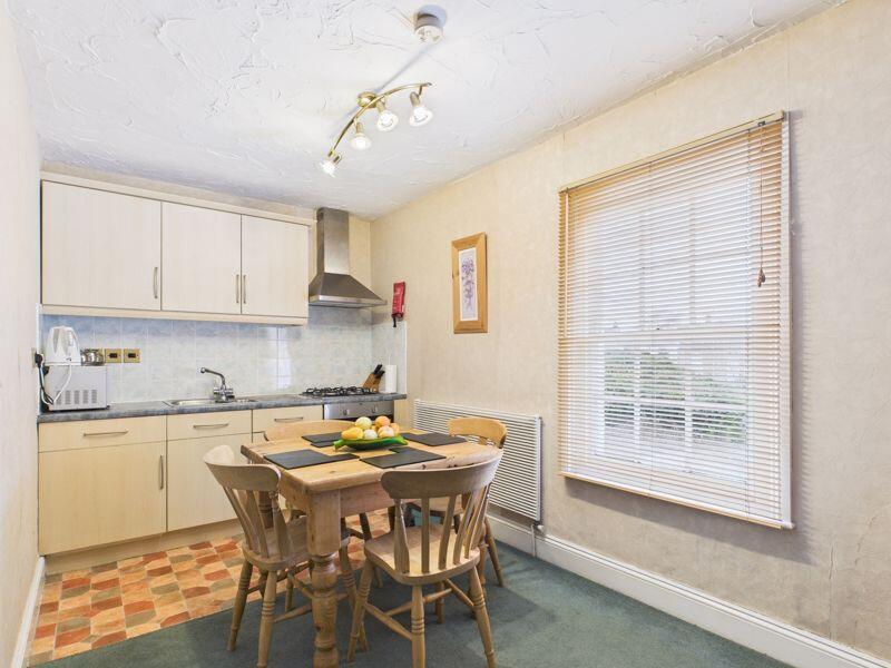 Kitchenette / Living Room