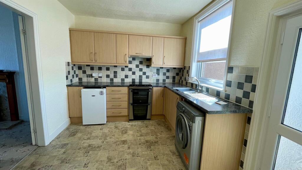 KITCHEN/ BREAKFAST ROOM