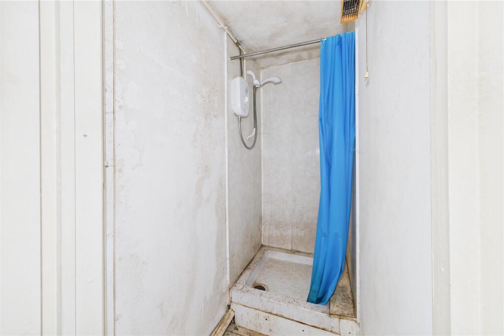 Building @ 182 Whitehall Road Redfield, Bristol, B