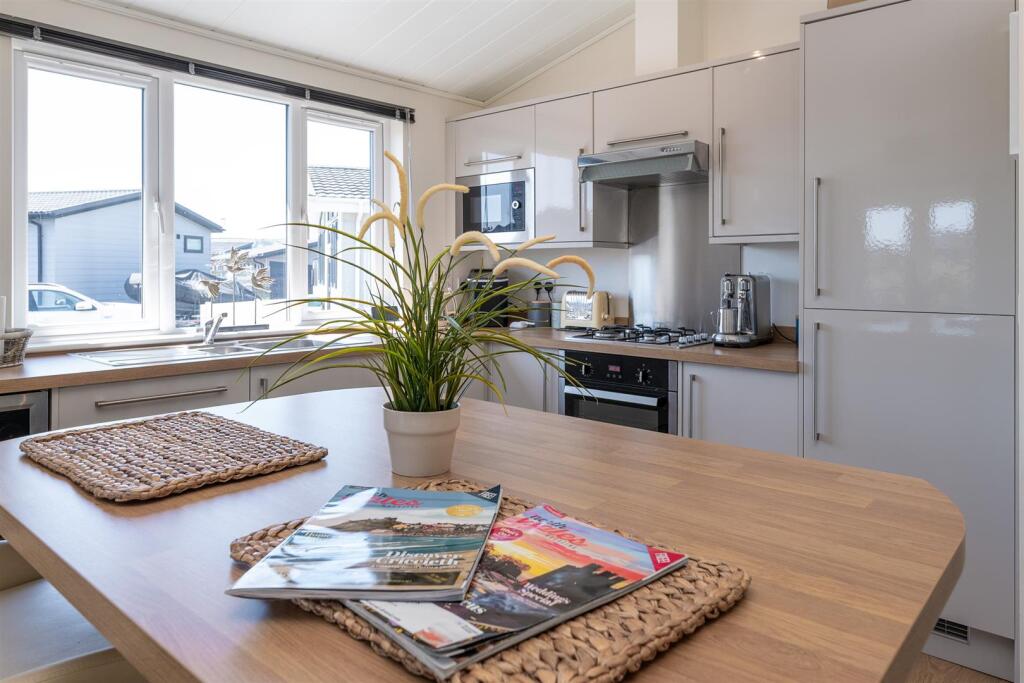 R21-THE-WARREN-KITCHEN-09.jpg